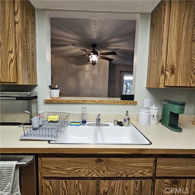 Detail Gallery Image 18 of 44 For 12121 Centralia St #111,  Lakewood,  CA 90715 - 1 Beds | 1 Baths
