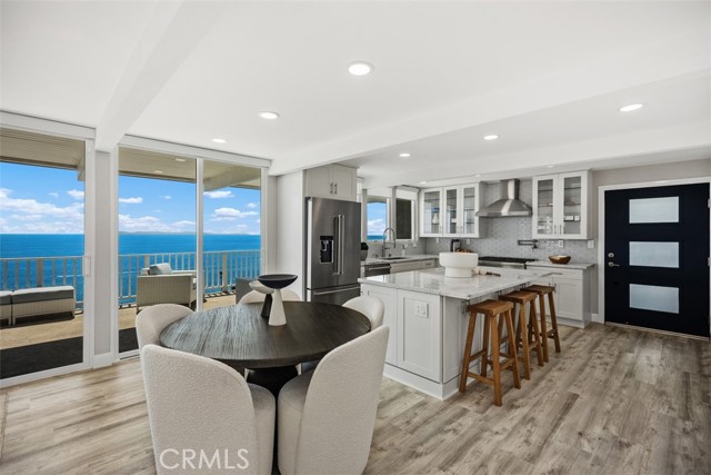 32091 Virginia Way, Laguna Beach CA: https://media.crmls.org/medias/b6ad5de5-dadc-4db8-b7bc-5dc441e37e4c.jpg