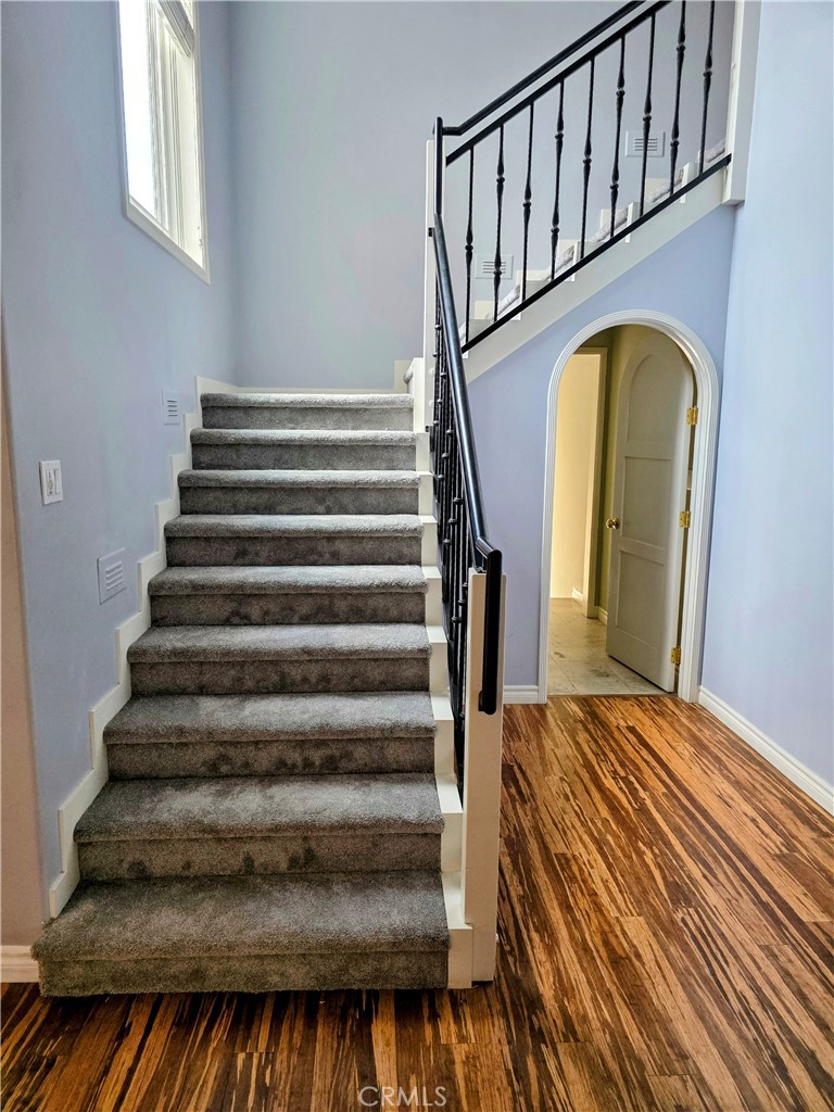 https://media.crmls.org/medias/b6add62e-d2bf-45e7-899a-44d694ae8b32.jpg?preset=X-Large