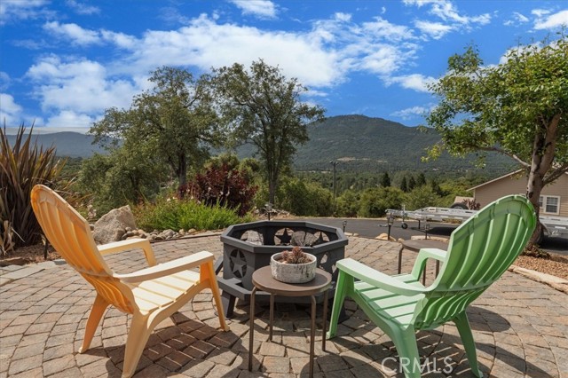 Detail Gallery Image 4 of 47 For 47527 Miami Highlands Dr, Oakhurst,  CA 93644 - 4 Beds | 2/1 Baths