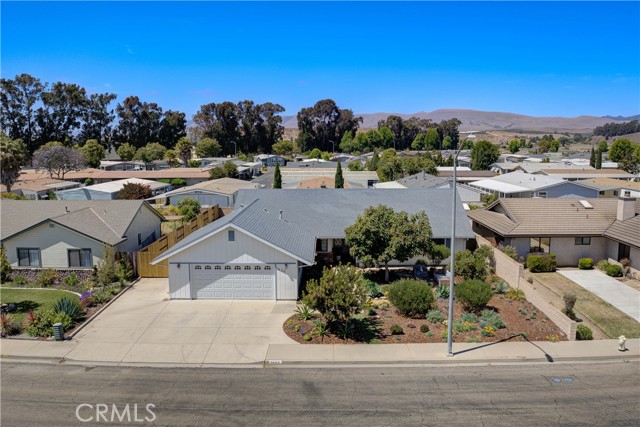 1629 Hillsboro Drive, Santa Maria CA: https://media.crmls.org/medias/b6ae5af3-86f0-44c8-a246-fc0d7cb99abc.jpg