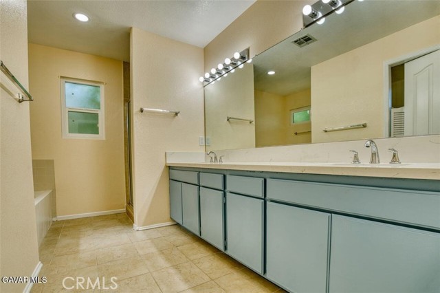 Detail Gallery Image 16 of 23 For 43954 Blue Sky Ct, Lancaster,  CA 93536 - 4 Beds | 3 Baths