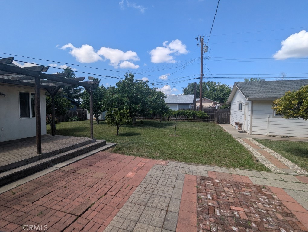 https://media.crmls.org/medias/b6ae748e-2d42-4293-a94c-f115f80e7038.jpg?preset=X-Large