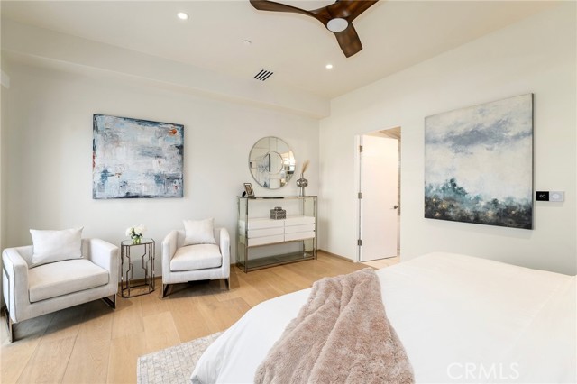 Detail Gallery Image 25 of 53 For 930 15th St #3,  Santa Monica,  CA 90403 - 3 Beds | 3/1 Baths
