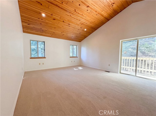 Detail Gallery Image 3 of 19 For 120 Zermat, Crestline,  CA 92325 - 3 Beds | 2 Baths