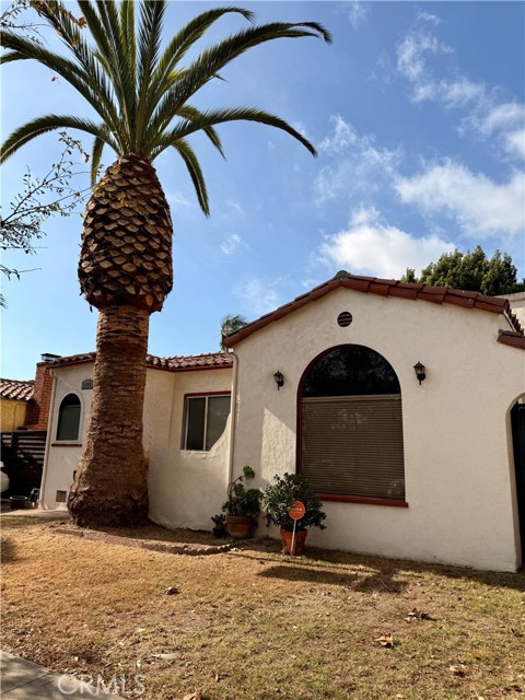 Detail Gallery Image 2 of 20 For 2419 Eucalyptus Ave, Long Beach,  CA 90806 - 2 Beds | 1 Baths