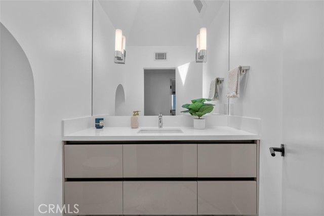 Drew Fenton | 17433 Camino De Yatasto Pacific Palisades CA | MLS: 7355290