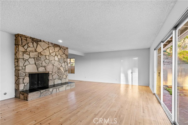 Detail Gallery Image 21 of 63 For 9960 Milburn, Sun Valley,  CA 91352 - 4 Beds | 2 Baths