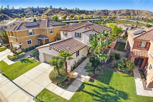 Detail Gallery Image 2 of 34 For 19920 Holly Dr, Saugus,  CA 91350 - 3 Beds | 2/1 Baths