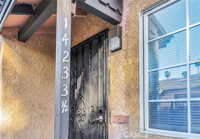 Detail Gallery Image 14 of 15 For 14233 1/2 Sylvan St, Van Nuys,  CA 91401 - 2 Beds | 2 Baths