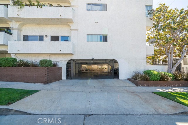 Detail Gallery Image 9 of 15 For 1601 Veteran Ave #301/302,  Los Angeles,  CA 90024 - 4 Beds | 4 Baths