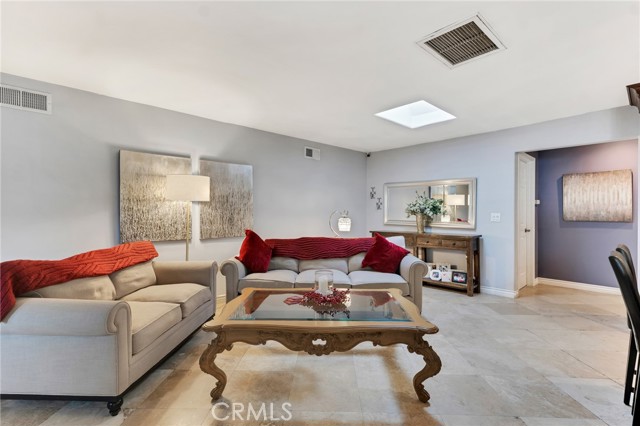 Detail Gallery Image 7 of 45 For 8009 Lena Ave, West Hills,  CA 91304 - 3 Beds | 3 Baths