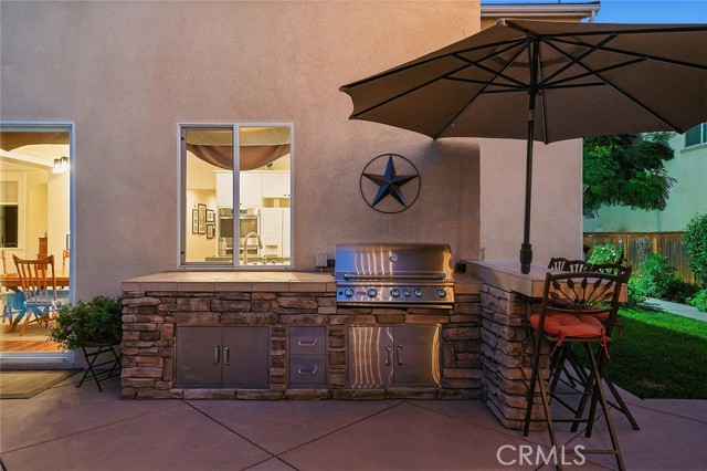13742 Woodcrest Court, Eastvale CA: https://media.crmls.org/medias/b6b3ed7f-bc52-43f0-b161-e1bcceee7672.jpg