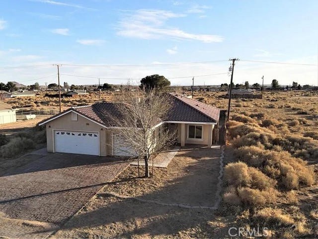7666 Poppy Boulevard, California City CA: https://media.crmls.org/medias/b6b45170-4c07-4b10-a256-2ac2b3f2c6a0.jpg