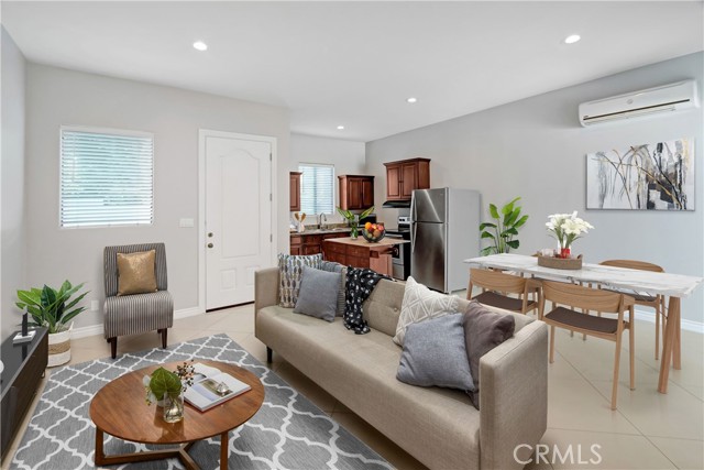 Detail Gallery Image 34 of 57 For 17557 Burbank Bld, Encino,  CA 91316 - 3 Beds | 2 Baths