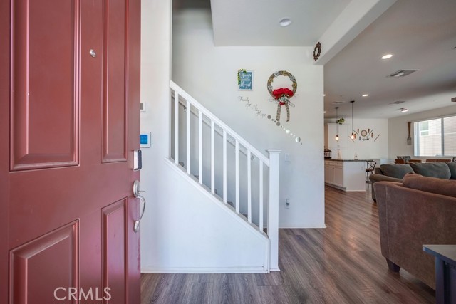 Detail Gallery Image 3 of 19 For 24229 Hazelnut Ave, Murrieta,  CA 92562 - 3 Beds | 2/1 Baths