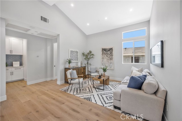Detail Gallery Image 17 of 52 For 2619 Huntington Ln a,  Redondo Beach,  CA 90278 - 4 Beds | 3/1 Baths