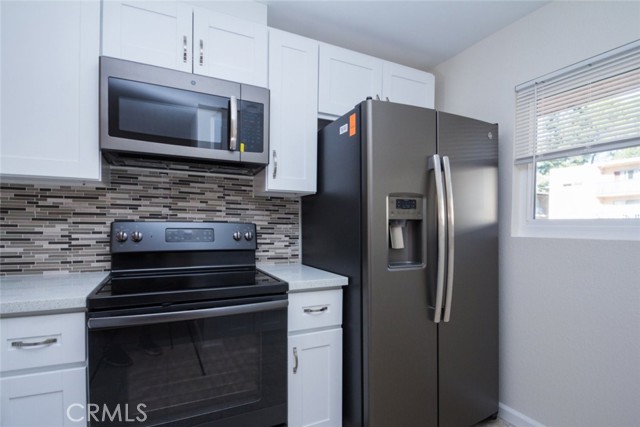 Detail Gallery Image 11 of 38 For 2940 N Verdugo Rd #321,  Glendale,  CA 91208 - 2 Beds | 2 Baths