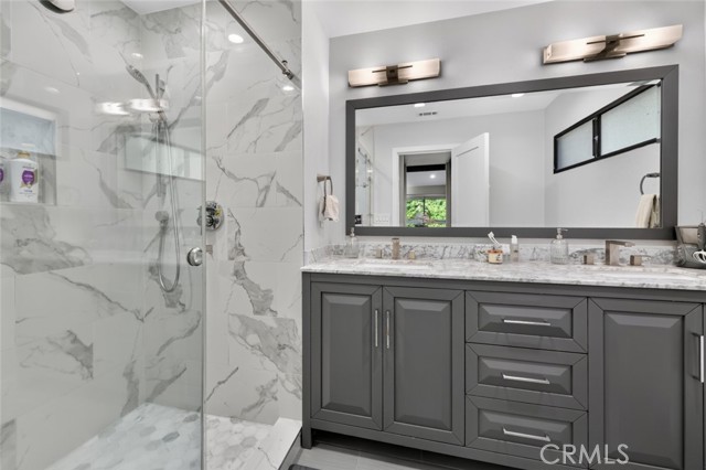 56 Glenflow Court photo 29