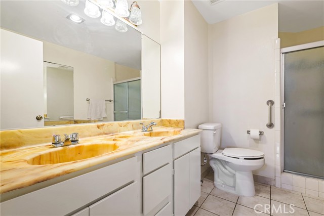 Detail Gallery Image 12 of 24 For 1037 N Vista St #305,  West Hollywood,  CA 90046 - 2 Beds | 2 Baths