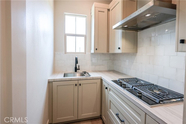 118 Mossvine, Irvine CA: https://media.crmls.org/medias/b6b7142a-d85c-4dd3-ab5d-3f6460da9150.jpg