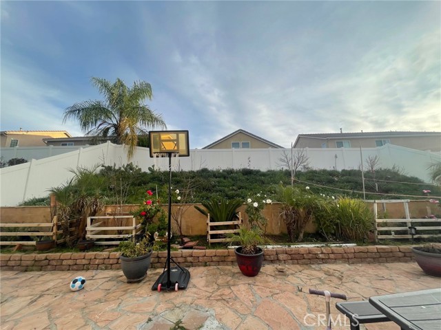 Detail Gallery Image 26 of 27 For 26871 Snow Canyon Cir, Moreno Valley,  CA 92555 - 5 Beds | 3 Baths