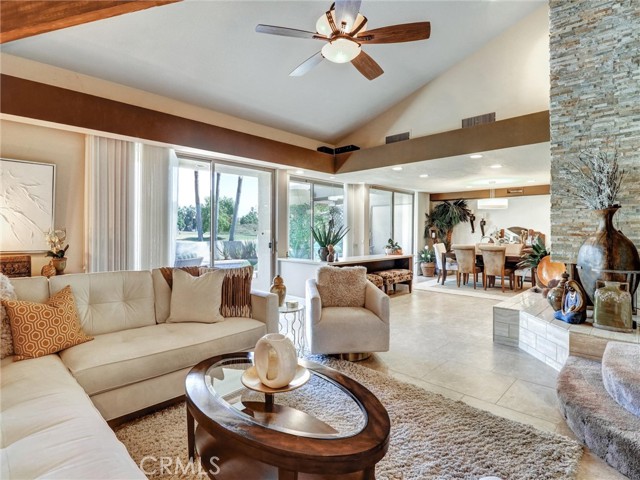 208 Kavenish S Drive, Rancho Mirage CA: https://media.crmls.org/medias/b6b86d37-083a-4352-97b7-55a17dff5312.jpg