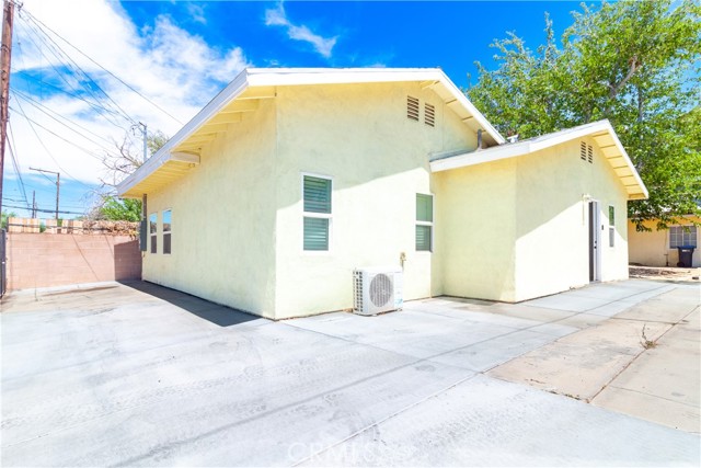 44655 Fig Avenue, Lancaster CA: https://media.crmls.org/medias/b6b94273-3984-4d01-868c-8a28ab69f139.jpg