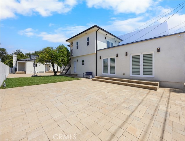 828 E Olive Avenue, Burbank CA: https://media.crmls.org/medias/b6b9461c-5ce1-4960-99ec-c3febc2f1331.jpg