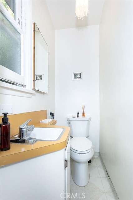 Detail Gallery Image 25 of 30 For 301 S Sunset Canyon Dr, Burbank,  CA 91501 - 3 Beds | 1/1 Baths