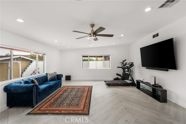 23118 Pennsylvania Avenue, Torrance CA: https://media.crmls.org/medias/b6b9646c-9bc8-4da6-81d3-e502e25d6eeb.jpg