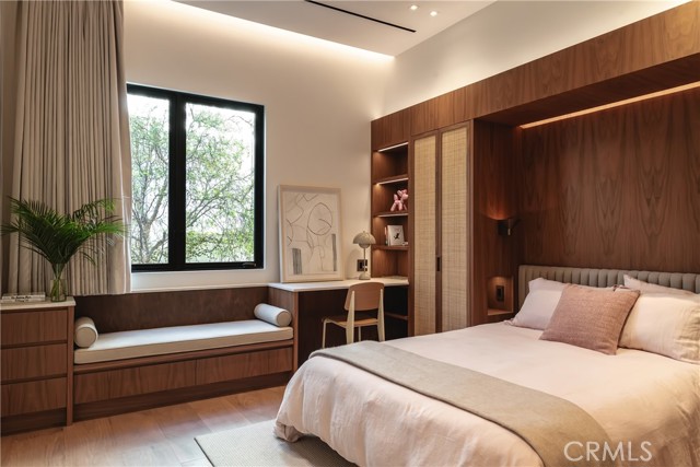 101 N Poinsettia Avenue, Manhattan Beach CA: https://media.crmls.org/medias/b6b9fae1-a23d-43ed-8a31-26c63ce11d7b.jpg
