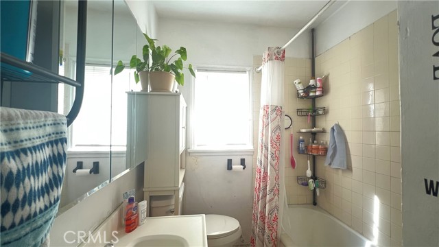 Detail Gallery Image 9 of 15 For 1313 S Woods Ave, East Los Angeles,  CA 90022 - 4 Beds | 2 Baths
