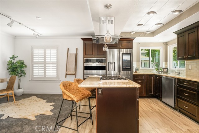 8115 Surfline Drive, Huntington Beach CA: https://media.crmls.org/medias/b6ba2f0e-2cd4-4057-a45c-613c68c8a322.jpg