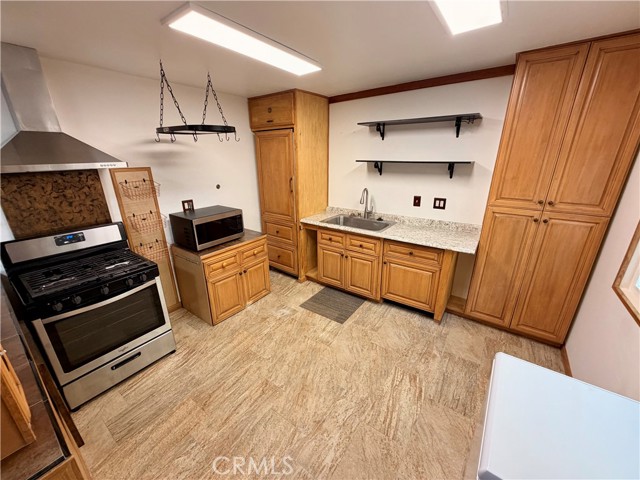 Detail Gallery Image 2 of 8 For 156 W Escalones #B,  San Clemente,  CA 92672 - 2 Beds | 1 Baths