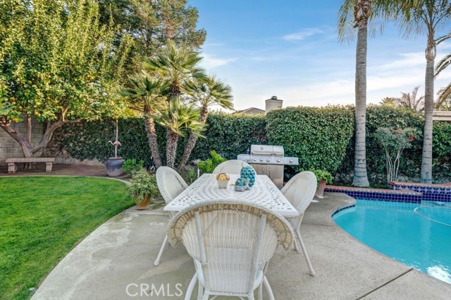 Detail Gallery Image 33 of 38 For 10727 Iron Creek Ave, Bakersfield,  CA 93312 - 4 Beds | 2 Baths