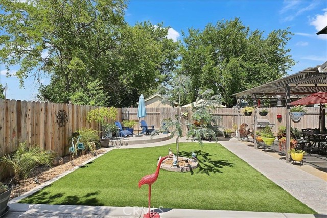 1986 14th Street, Olivehurst CA: https://media.crmls.org/medias/b6baf6ec-7897-4266-847c-84898655d12a.jpg