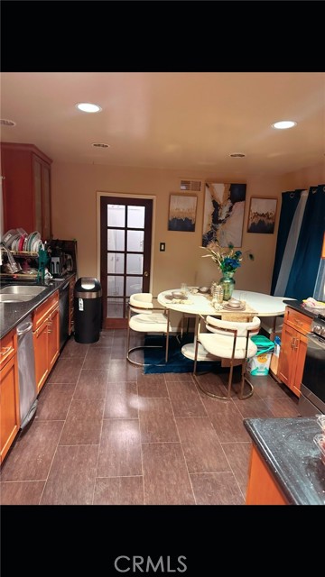 Detail Gallery Image 36 of 41 For 3432 Larissa Dr, Los Angeles,  CA 90026 - – Beds | – Baths