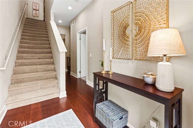 31 Soho, Irvine CA: https://media.crmls.org/medias/b6bc6862-301e-4b8c-8136-447b7a162d07.jpg