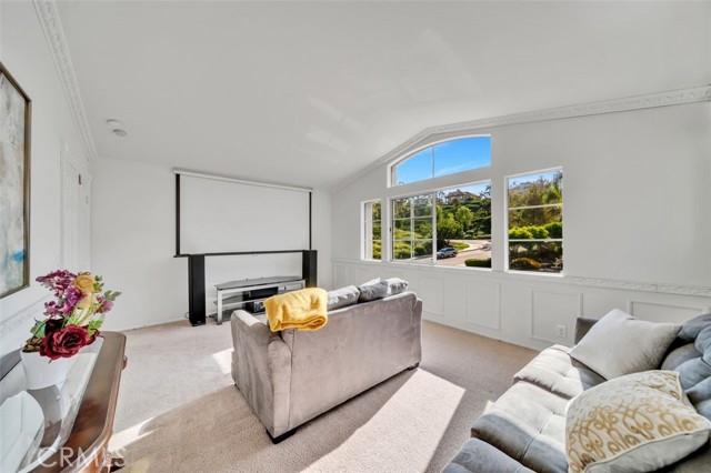Detail Gallery Image 20 of 43 For 26872 Anadale Dr, Laguna Hills,  CA 92653 - 4 Beds | 3 Baths