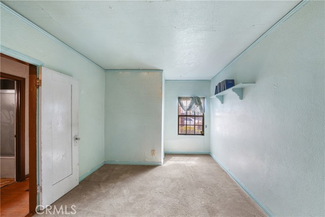 3825 Liberty Boulevard, South Gate CA: https://media.crmls.org/medias/b6bd952a-ae3a-4295-a0da-0da390533692.jpg
