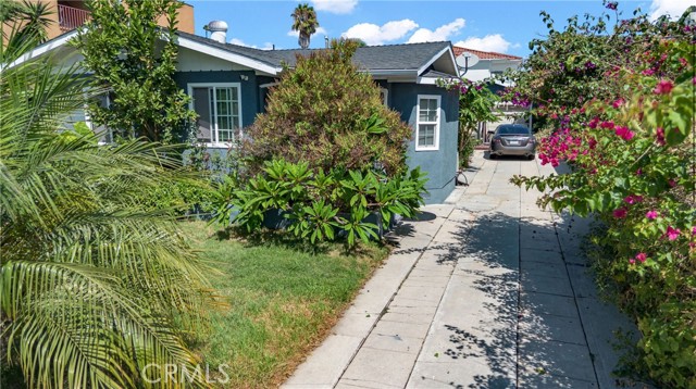 415 E 97th Street, Inglewood CA: https://media.crmls.org/medias/b6be02a4-5440-46d8-855a-5ce44c3204c4.jpg