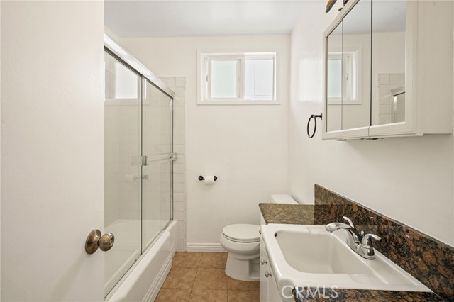 12953 Moorpark Street, Studio City CA: https://media.crmls.org/medias/b6be2820-9973-4f48-a081-1559202f2bdd.jpg