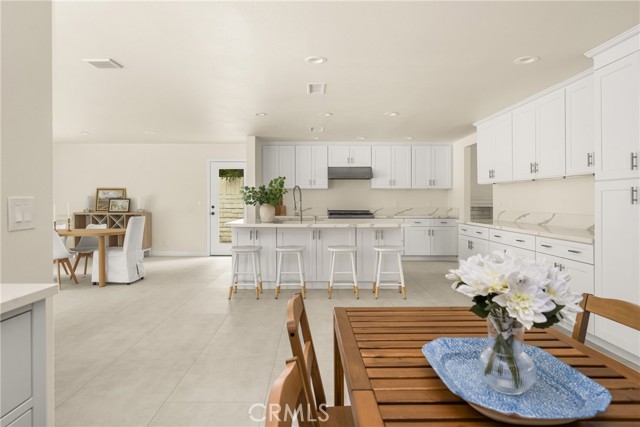 19201 Barrett Lane, North Tustin CA: https://media.crmls.org/medias/b6be513b-a022-44c1-ac5d-631063b5cba3.jpg