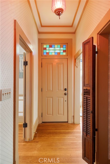 211 E Virginia Avenue, Glendora CA: https://media.crmls.org/medias/b6be6d8c-5c71-42d6-a066-e4f129c0fbc8.jpg