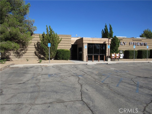 13875 Park Avenue, Victorville, California 92392, ,Commercial Lease,For Rent,13875 Park Avenue,CRHD24140154