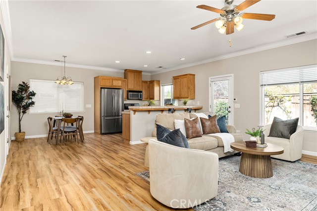 Detail Gallery Image 8 of 40 For 5 Marci Way, Chico,  CA 95973 - 3 Beds | 2 Baths