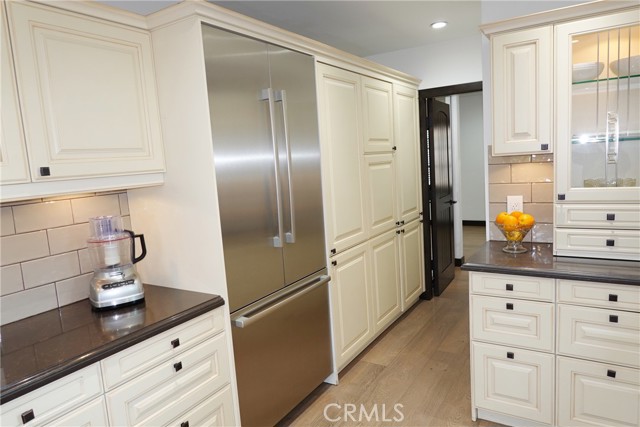 430 Sonora Avenue, Glendale CA: https://media.crmls.org/medias/b6bfcbc3-fd19-4f2c-814f-acdc35b462ad.jpg