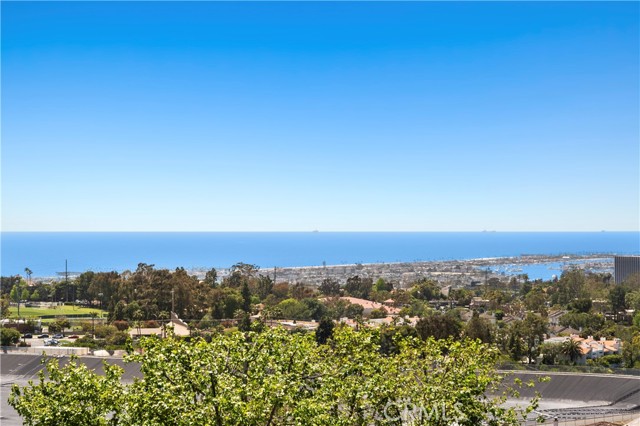 Detail Gallery Image 23 of 34 For 31 Carmel Bay Dr, Corona Del Mar,  CA 92625 - 4 Beds | 2/1 Baths