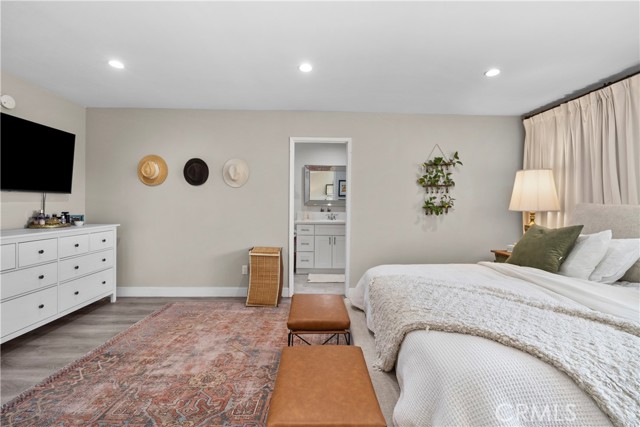 Detail Gallery Image 20 of 45 For 10214 Larwin Ave #3,  Chatsworth,  CA 91311 - 4 Beds | 3 Baths